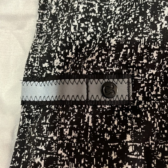 Lululemon Vinyasa Scarf - Picture 2 of 5